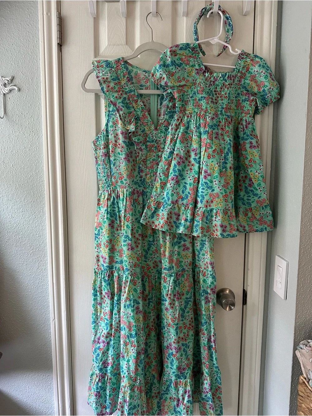 Matching Mint Green Floral Mother-Daughter Dresses - Picture 1 of 7